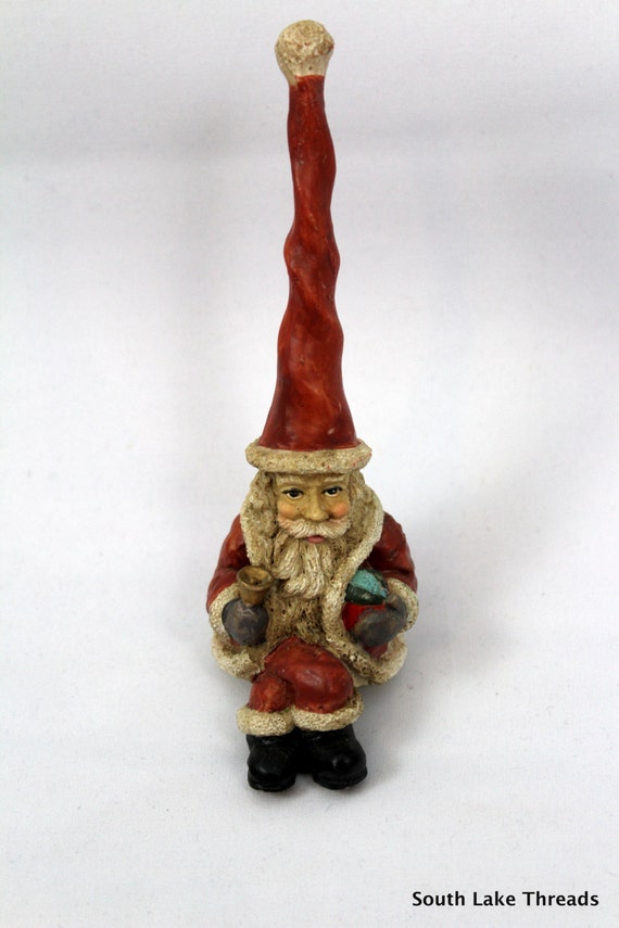 Vintage Santa Figurines 82