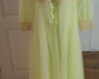 Vintage Empire Waist Nightgown & Robe Peignoir Set By Lov'Lee Montreal Canada Yellow Chiffon Lace Size Small