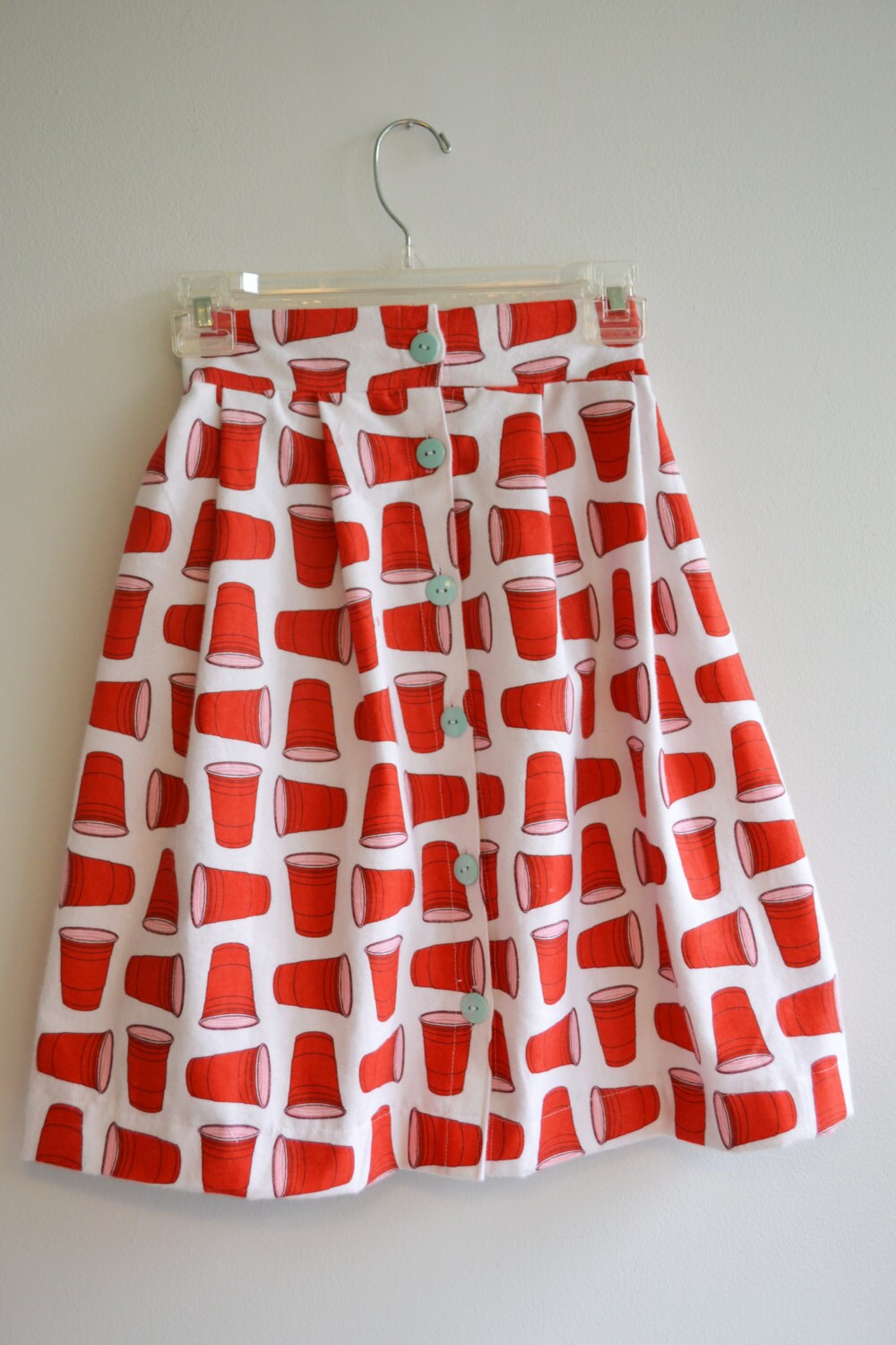 Button-Front Red Solo Cup Print Pleated Skirt