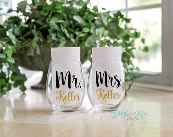 Pair of Personalized Mr. & Mrs. Wine Glasses - Wedding gift - Bridal Shower gift - Engagement Gift - Couples Gift - His and Hers - Mr Mrs