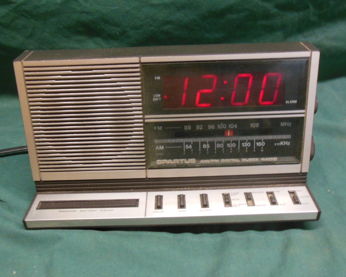 Vintage Spartus Digital Clock Model 011561 Clock Radio