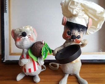 Vintage Annalee Mobilitee Dolls Christmas Mice Girl w/Plum Pudding & Boy Chef Collectible Posable 1970s