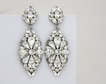 Crystal Bridal earrings, Statement Wedding earrings, Bridal jewelry, Swarovski crystal earrings, Chandelier earrings, Vintage style earrings
