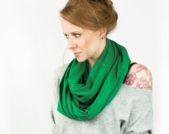 Kelly Green Infinity Scarf, Green Scarf, Jersey Scarf, Circle Scarf, Womens Scarf, Wife Gift for Her, Best Friend Gift, St Patricks Festival