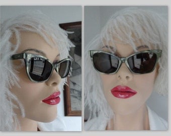 50s Vintage Cat Eye Sunglasses // Green // Mother Of Pearl Like