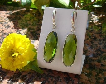 925 Silver earrings with Peridot quartz!