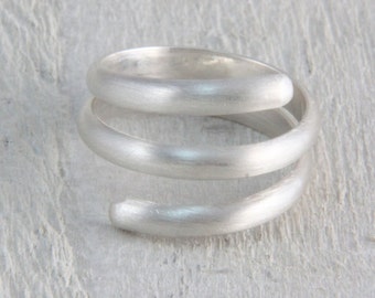 Spiral silver ring, Contemporary sterling silver ring, gift for her