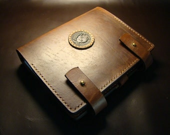 Leather organizer (notebook).