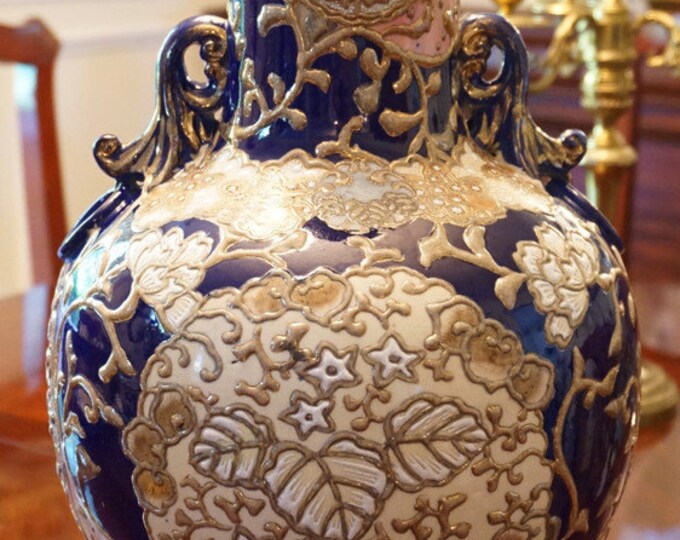 Large Moriage Satsuma Vase