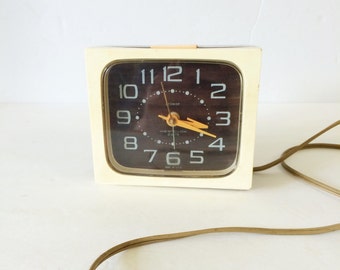 Dash Drowse Vintage Clock by Westclox