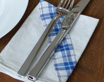 Stoffserviette aus antiken Leinen mittlelblau