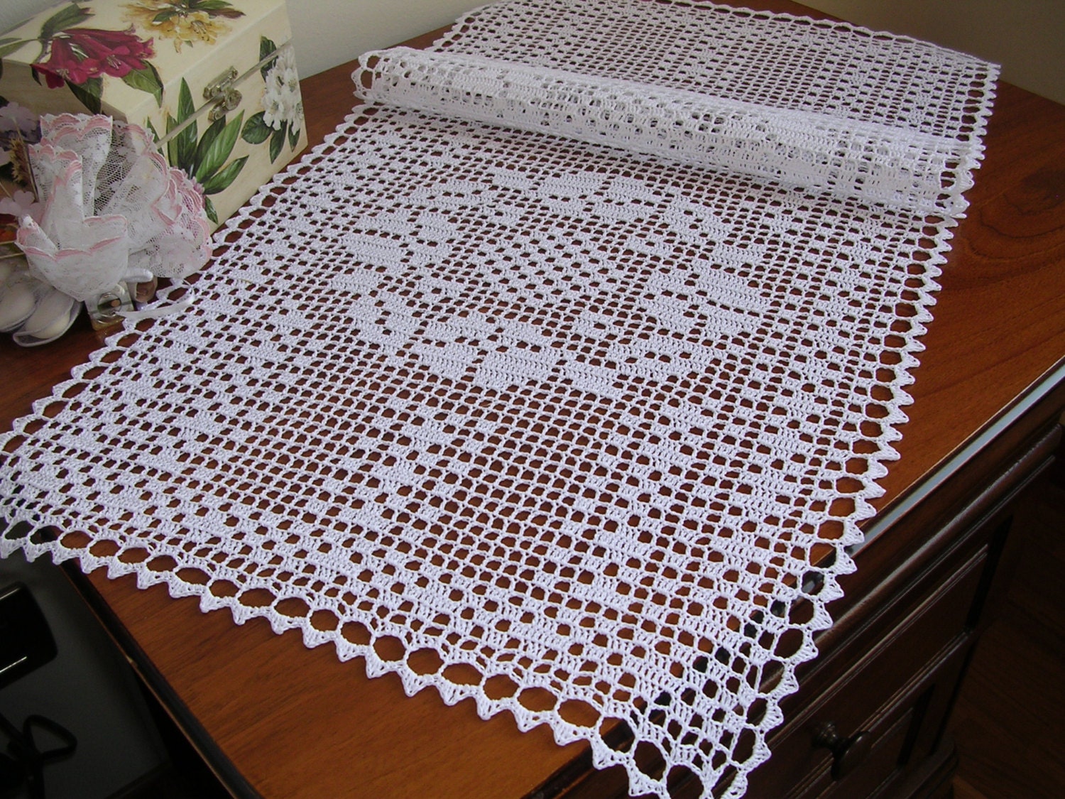 Filet Crochet Patterns For Table Runners 730