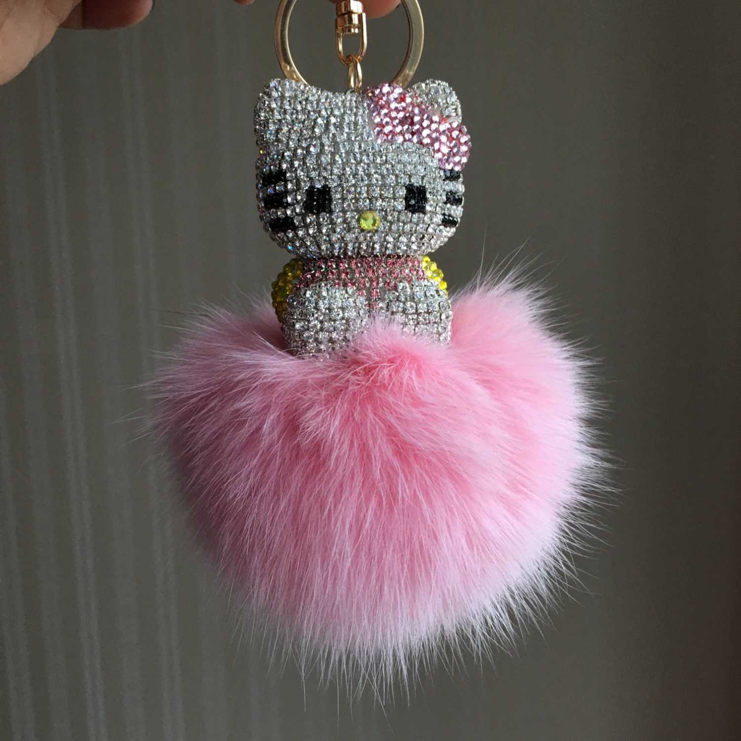 Cute Keychains Pink Pom Pom Kawaii Crytal Cat Charm Sparkle