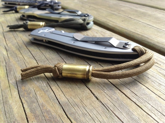 Paracord knife lanyard