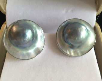 Silver blister pearl earrings