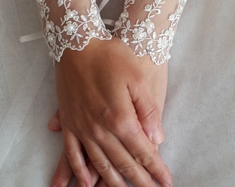 wedding gloves, ivory,wrist cuffs, bridal gloves, lace,custom lace style,french lace, evening formal gloves,Free shipping.