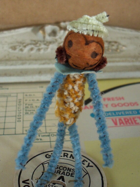 Pipe Cleaner Monkey Figure / Vintage Craft Supplies