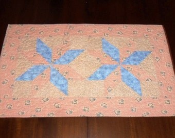 Quilted Table Runner, Vintage Antique Look, Sale Priced, 17x29 Inches, Evening Star, Dining Table Decor, Machine Quilted, Table Topper