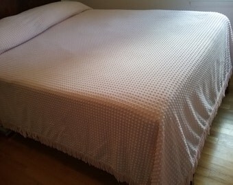 Vintage Morgan-Jones Popcorn Chenille Bedspread in pretty Pink
