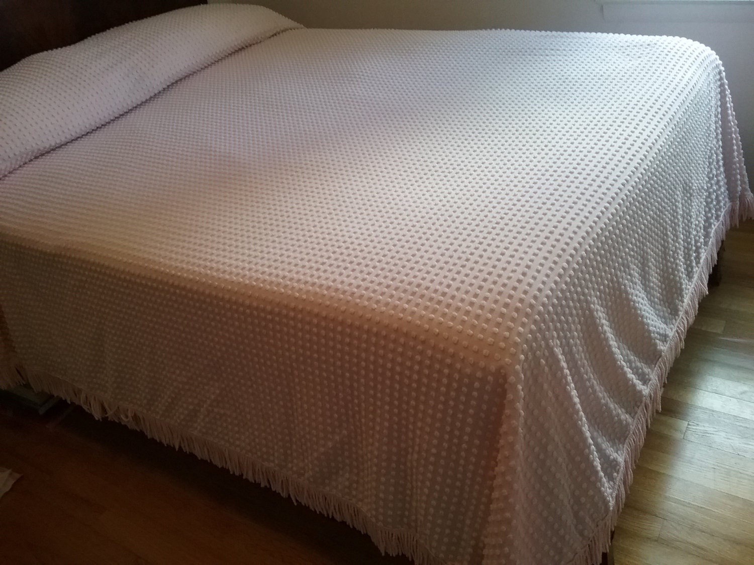 Vintage Popcorn Chenille Bedspread in pretty Pink