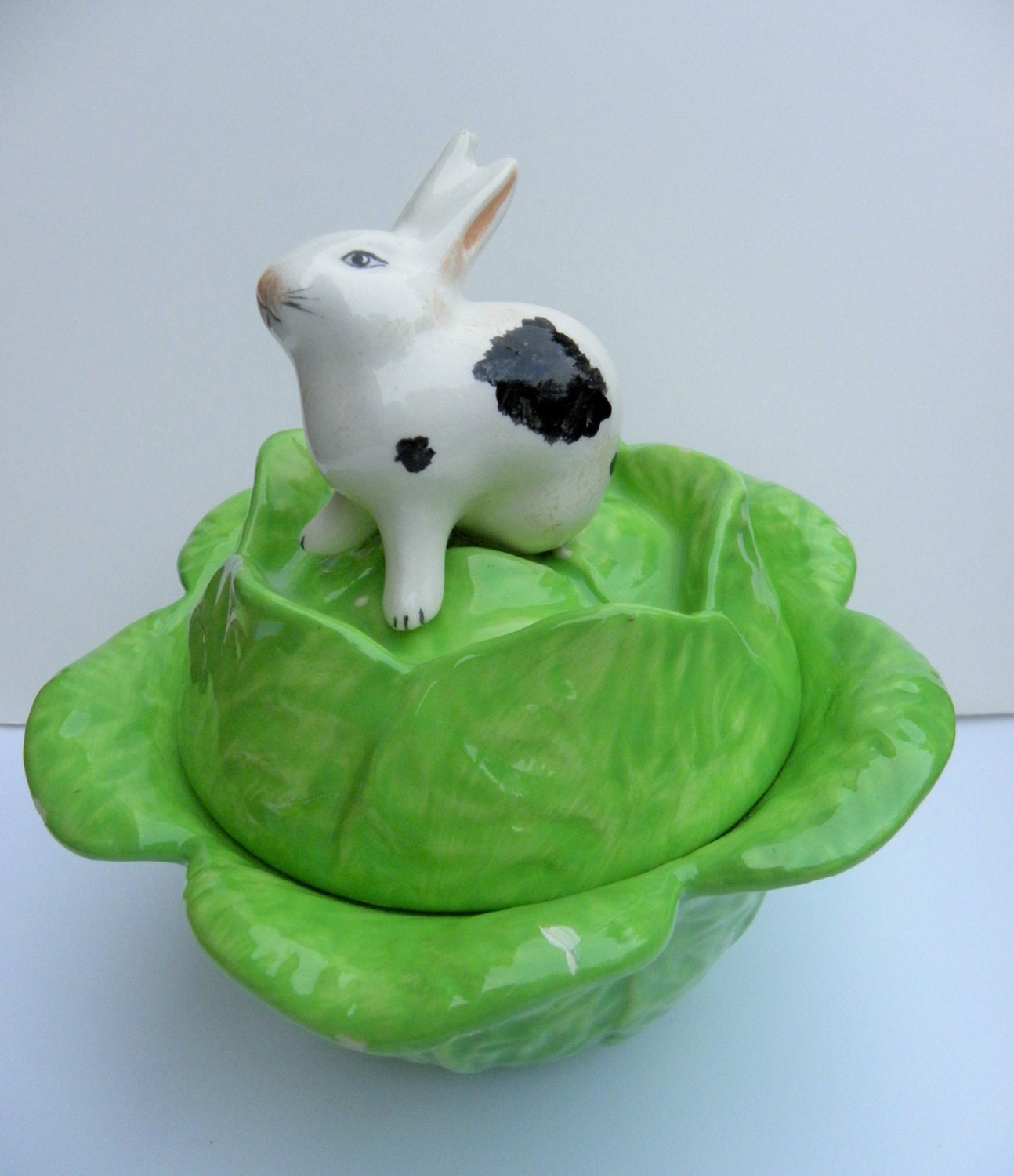 Ceramic Rabbit Cabbage Bowl with Lid Holland C by FieldsOfVintage