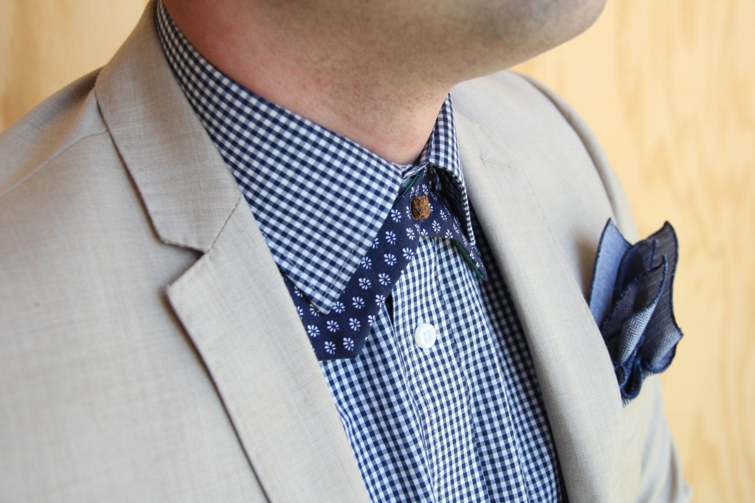 Continental/Vintage Style Tie Navy Medallion