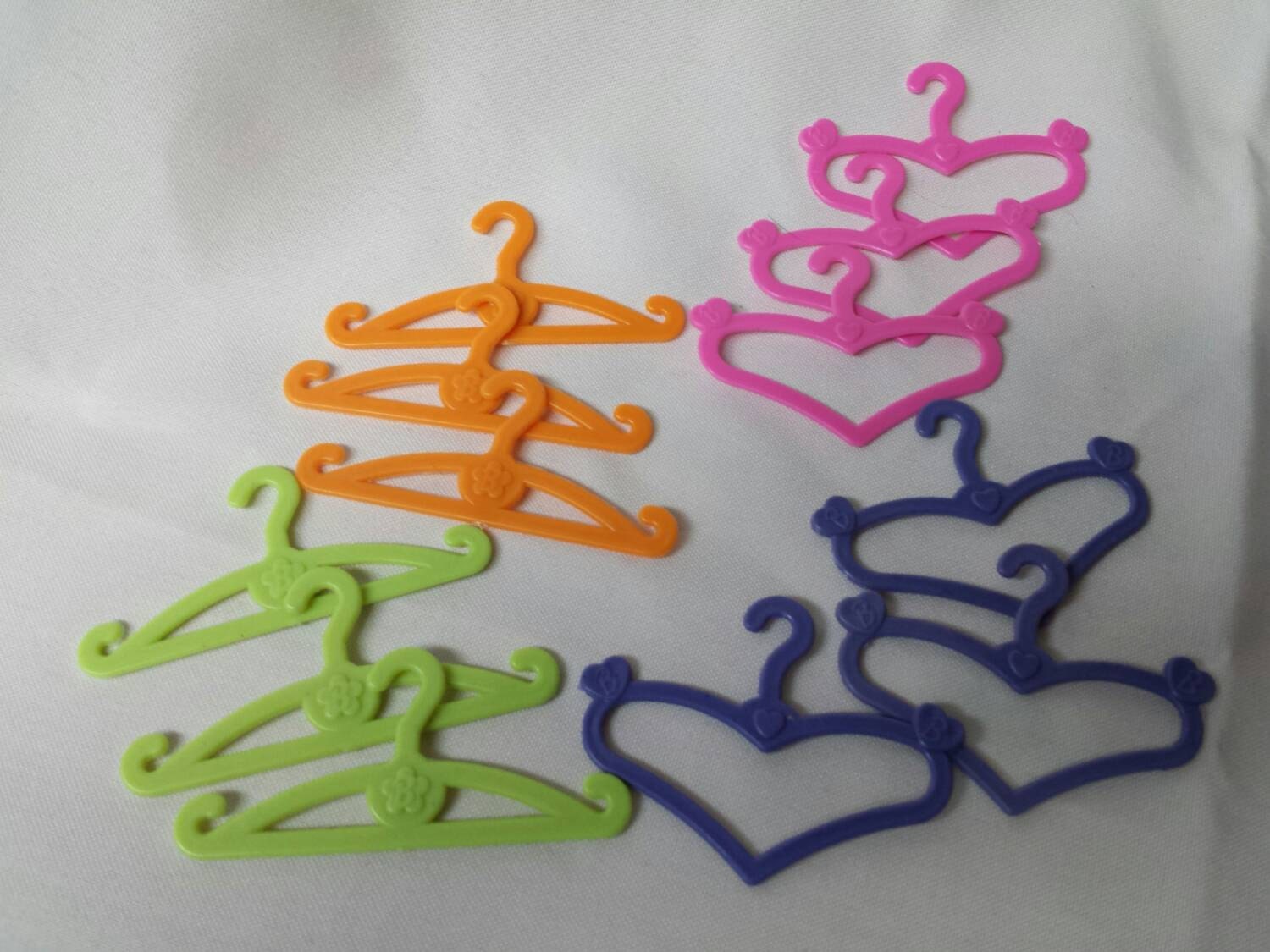 Barbie hangers 12 accessories fashion Outfit 11 by MinimalScratch