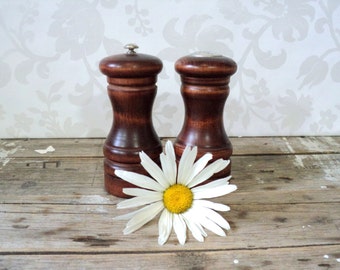 Baribocraft large Wood Pepper Mill and salt shaker 1960's, Made in Canada