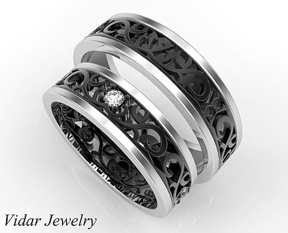 Items similar to His ans Her Matching Wedding Band Set 