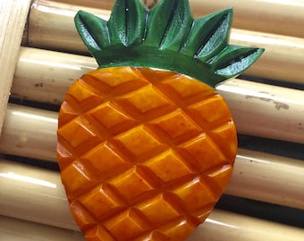 fab-a-lite bakelite pin brooch 1940s look - pineapple reproduction