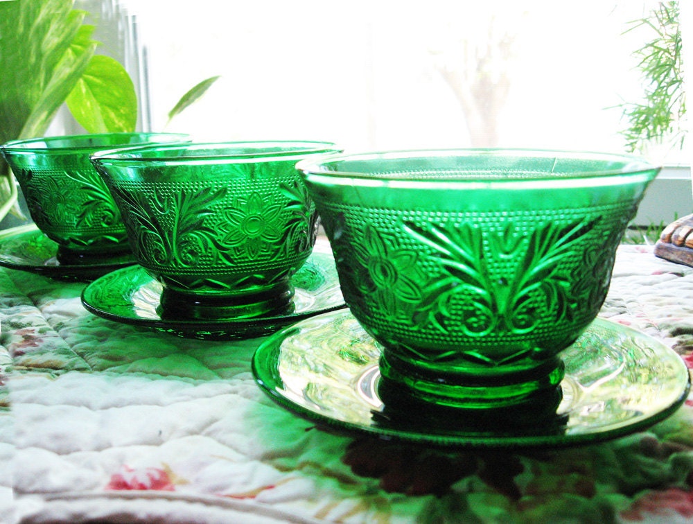 Sandwich glass Green custard sets oatmeal glass Set of 3