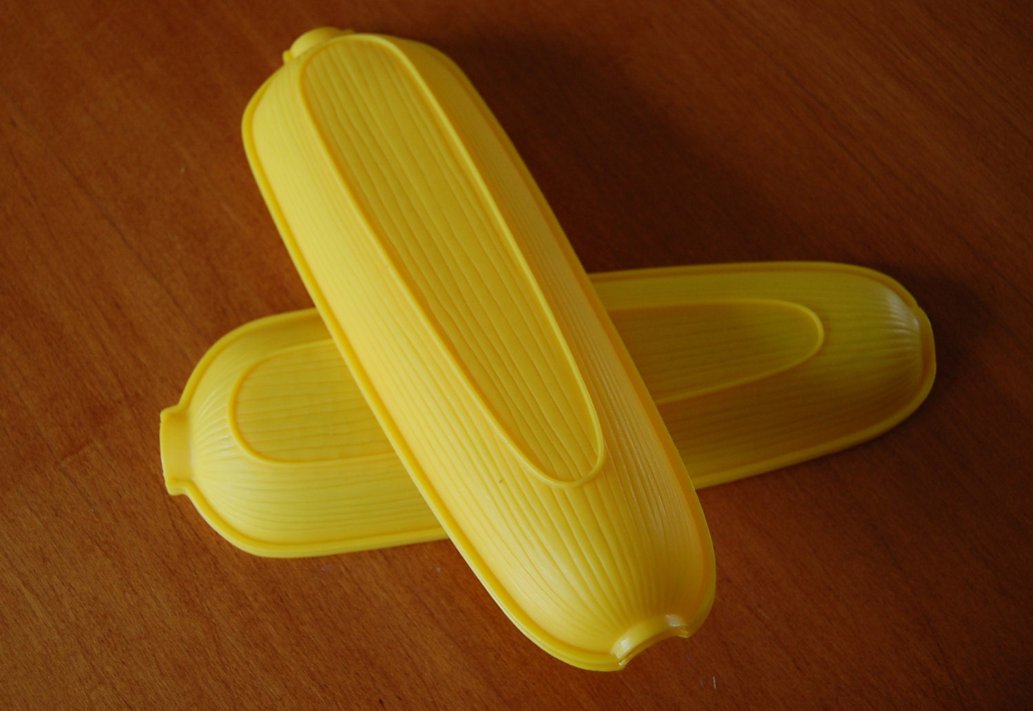 Plastic Corn on the Cob Trays by MaceSpace on Etsy Plastic Corn On The Cob Trays