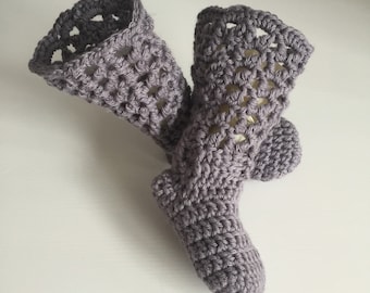 Baby leg-warmers with feet, long booties, lilac booties, knee length booties, baby-wearing booties, long socks, Size 3-6 months.