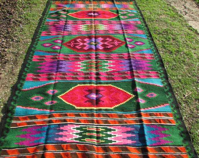 Bessarabian Kilim. Vintage Moldovan Kilim, Handmade. Rose kilim. Handwoven wool rug carpet Bessarabian Romania Kilim