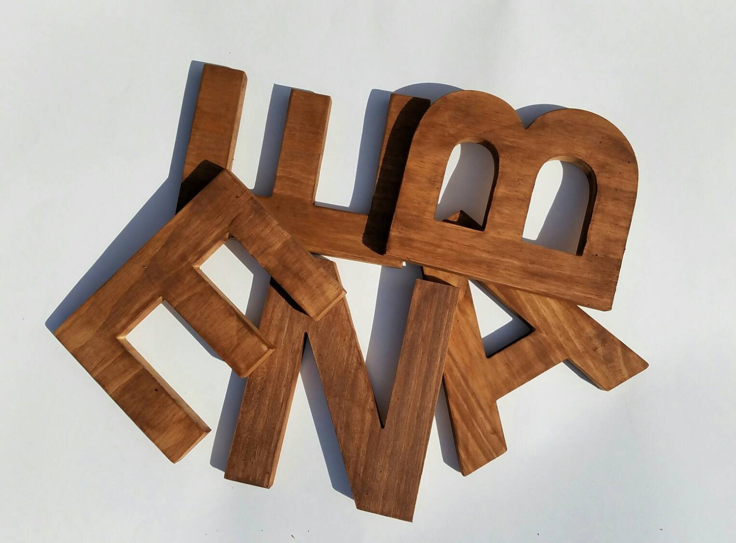 Буквы Wood Box. H Letter in Wood Design. Name a Type of Wood text or die.