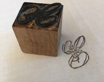 Pretty 'E' French Vintage Monogram Stamp, Trousseau