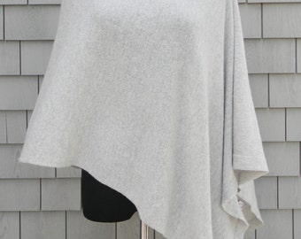 Roma Poncho - MADE IN ITALY - cashmere blend - asymmetrical - soft, smooth and warm - unfussy design in 17 stylish colors – vi coccolerà.
