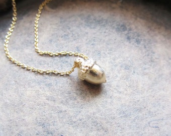 Tiny acorn pendant necklace,acorn necklace,nature necklace,gold acorn necklace,silver acorn necklace