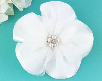 Wedding hair flower clip, wedding hair accessories, white wedding flower clip, hair flower clip, white hair flower