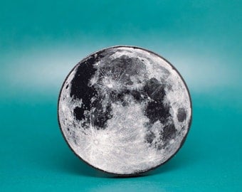 Full Moon Brooch - Made in Wood