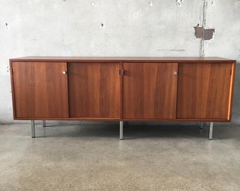 Mid Century Florence Knoll Credenza (AVYZTK)