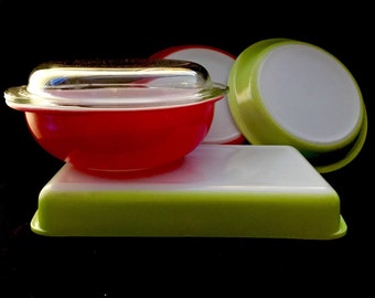 Vintage Pyrex Collection in Green and Pink