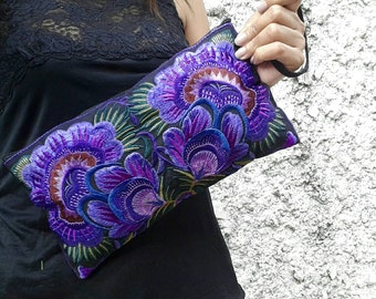 Retro long Purse Floral Hand Clutch Bags Embroidered Hippie Boho Style Wallet Gypsy Folk Embroidery Wristlet Cellphone Pencil case in purple