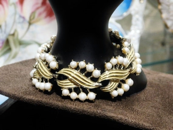 Mid Century MARVELLA Designer Bracelet Faux Pearls Enamel Lemon Yellow Link Vintage 1960s Wedding Bride Bridal Bracelet Summer Jewelry