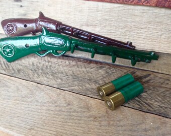 Rifle Wall Hooks - Hunting Nursery Decor - Gun Gifts For Men - Entryway Wall Hooks - Wall Key Holder - Gifts For Gun Lovers - Gifts For Dad