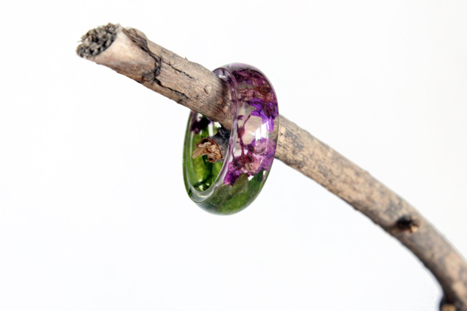 Real Alyssum Flower Ring, Resin Ring, Purple Ring, Resin Jewelry, Nature Ring, Flower Jewelry, Flower Ring, Fairy Ring, Pressed Flowers