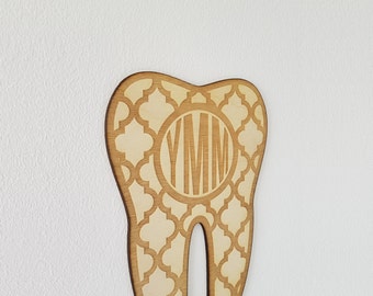 Dentist Gift - Wooden Tooth - Gift for Dentist - Wall Decoration - Tooth Sign - Monogram Sign - Dentist Decoration - Dental Practice