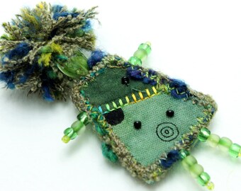 Magnet Girlfriend Green Fiber Art