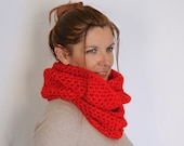 Infinity scarf, red chunky scarf, red eternity scarf, red infinity scarf, winter fashion, Calypso, vegan friendly, ready to ship