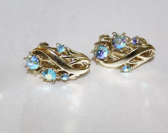 SALE! STAR Signed Blue Green Aurora Borealis Vintage Adorable Earrings ED5